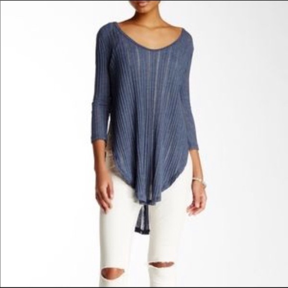 𝅺FREE People We The Free Long Split Keyhole Top - Picture 1 of 7